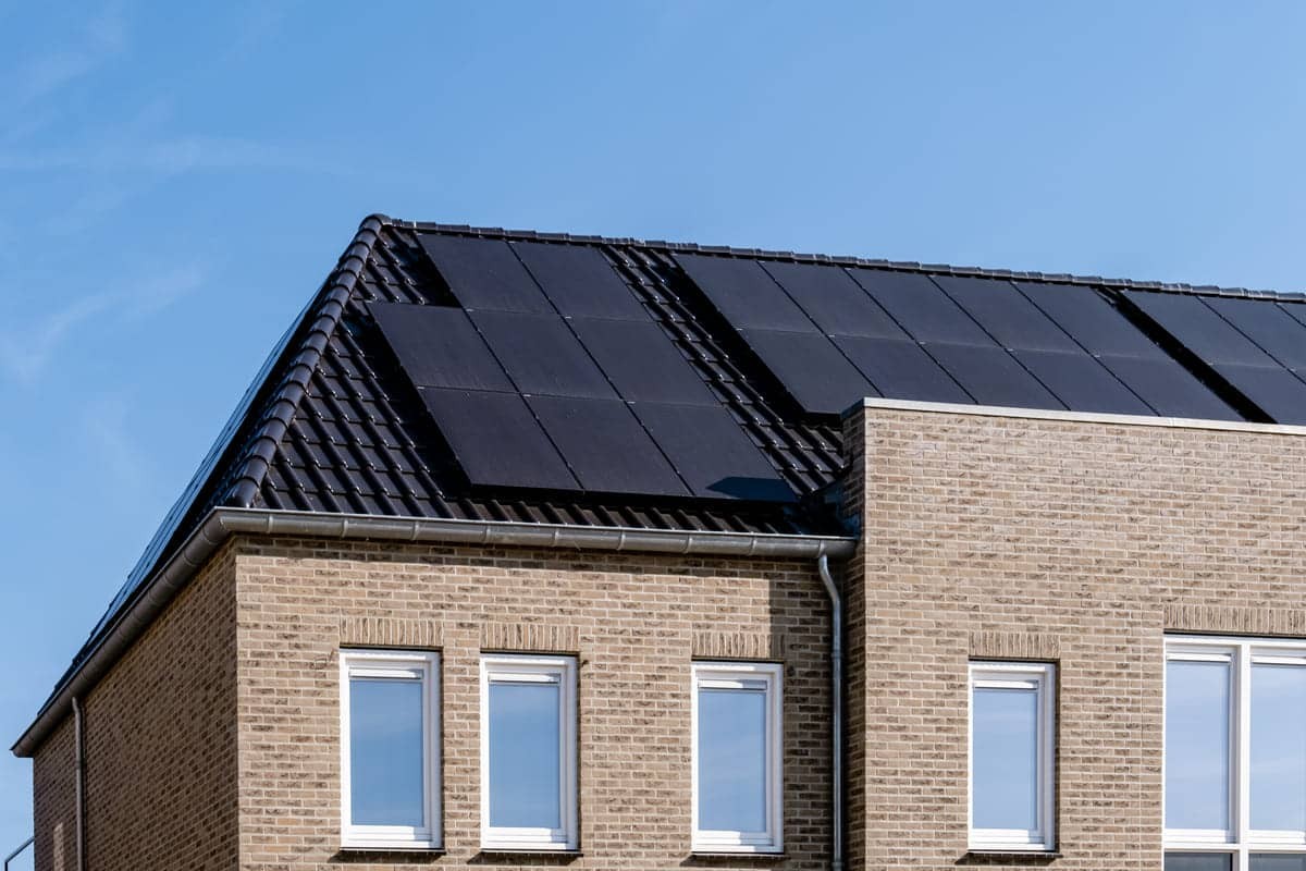 Kit Solaire VS Installation Complète : Quelle Solution Choisir ?